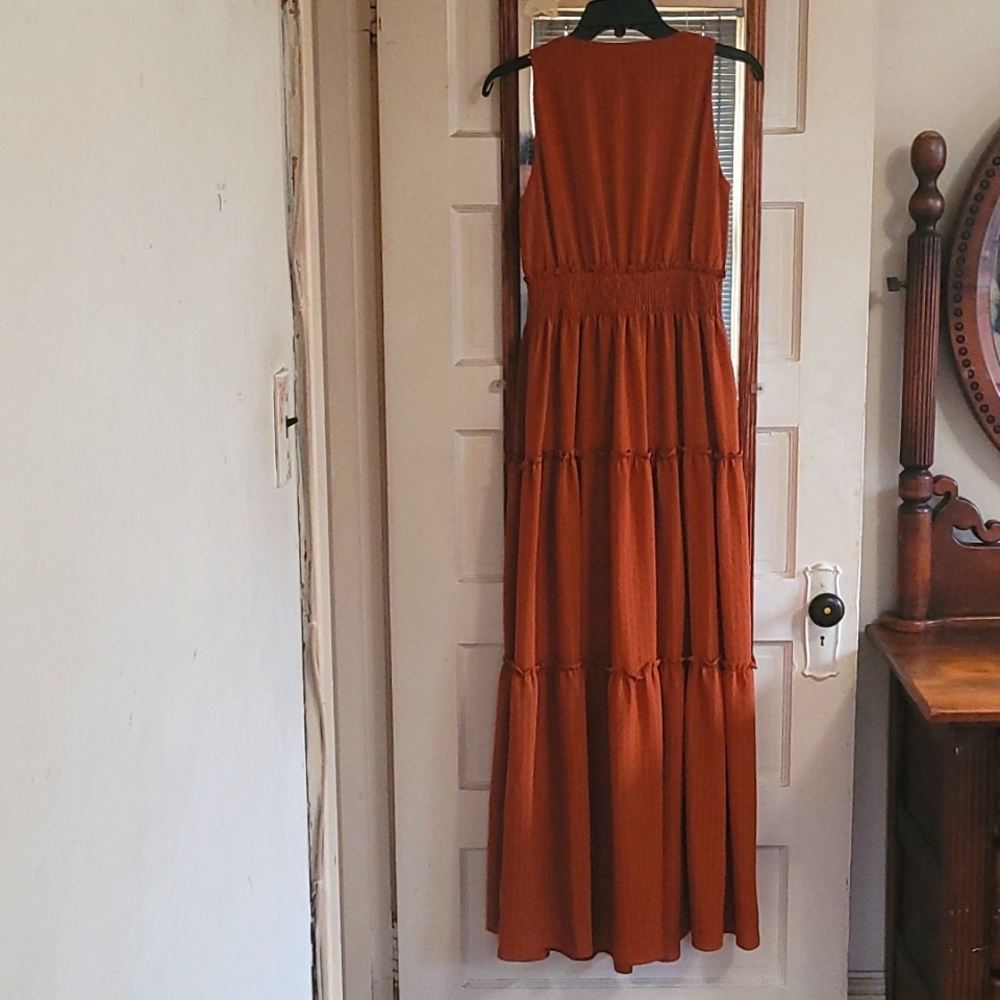 Dress - Picture 2 of 2